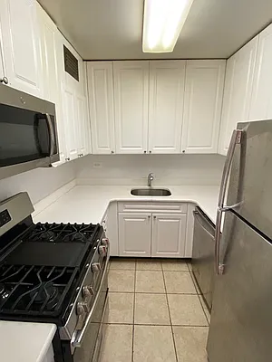 Rented by REAL New York | media 18