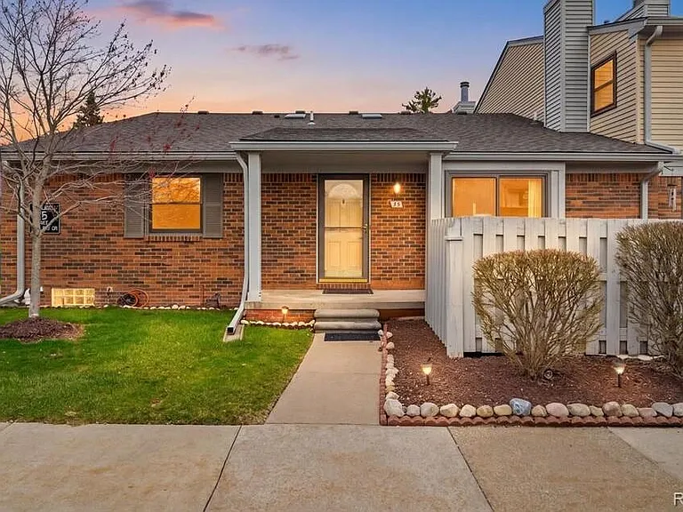 1921 Vine Way Dr #35 — Photo 2