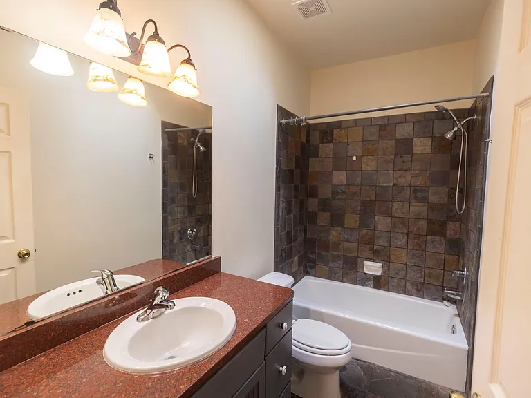 1635 Spruce Ave — Photo 16