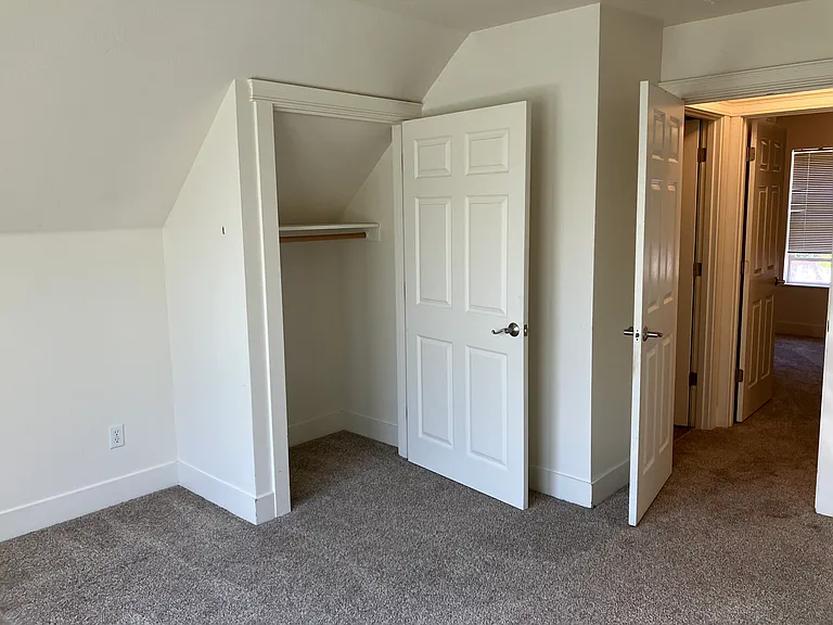 1515 Riverview St — Photo 2