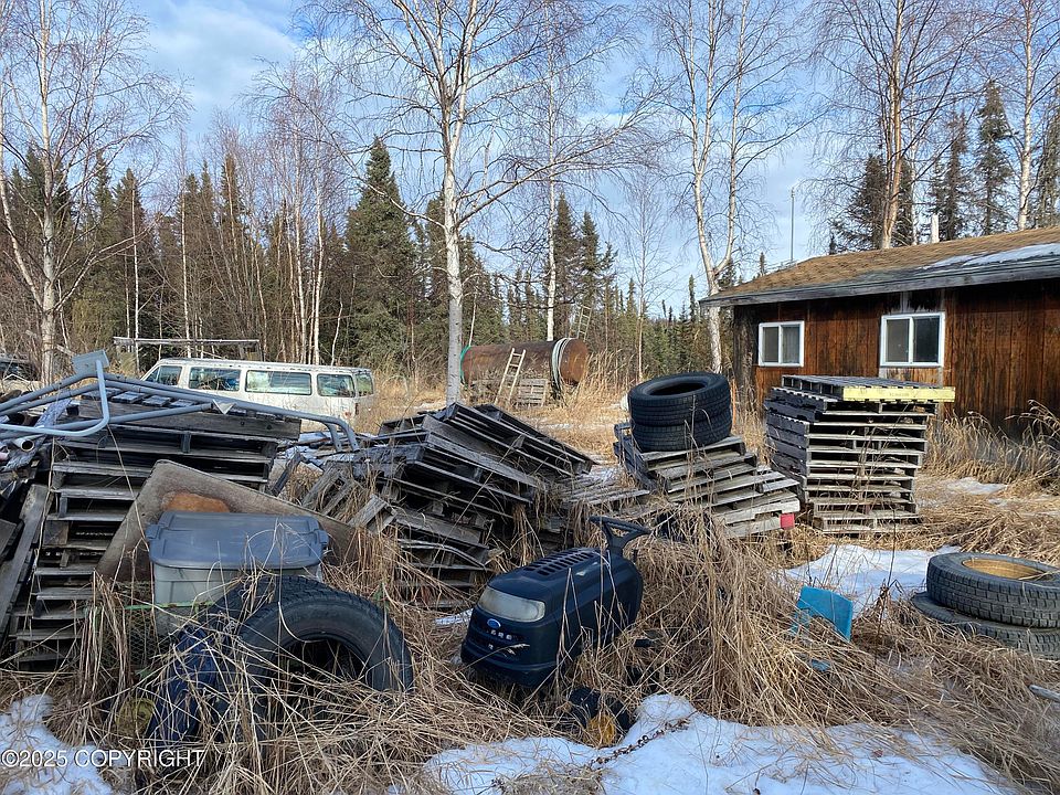 2nd image of 23207 W Parks Hwy