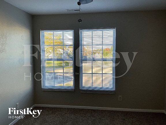 3rd image of 755 Sedgewick Ln