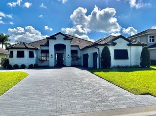 715 SW River Bend Cir, Stuart, FL 34997