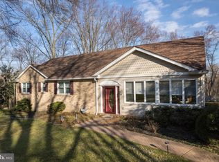 584 Applewood Dr, Fort Washington, PA 19034