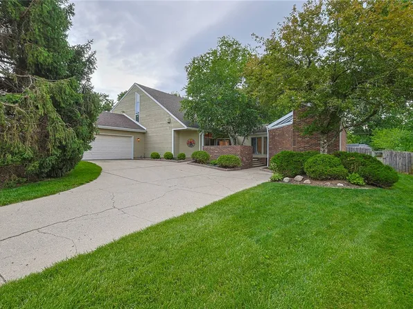 9040 Normandy Ln, Dayton, OH 45458