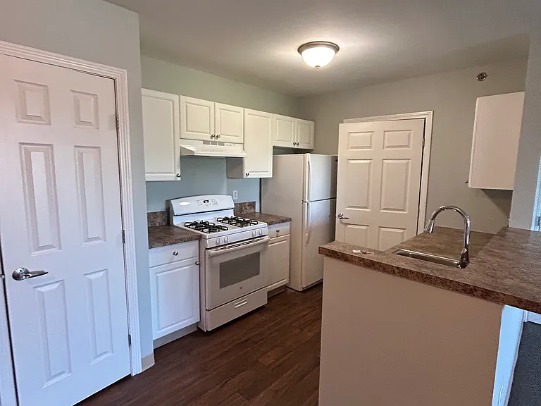 40 Ferry St — Photo 1