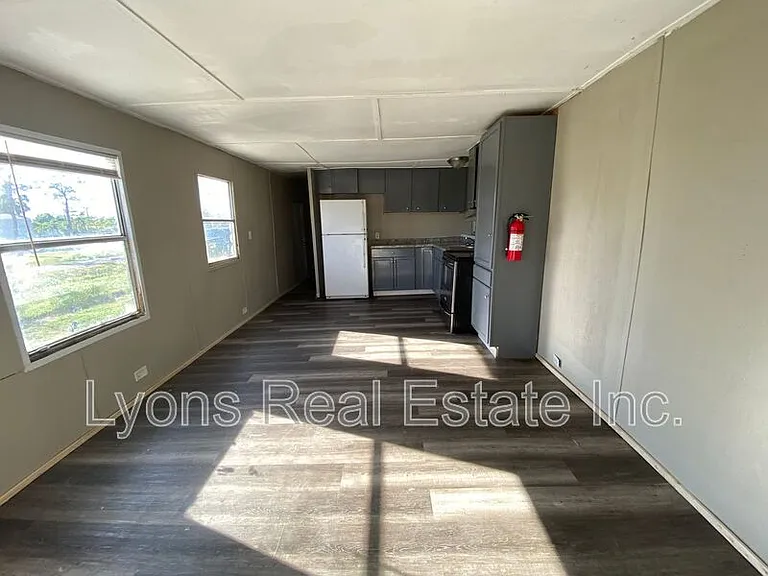 8086 Heck Dr #32 — Photo 2
