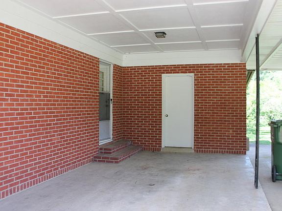 5th image of 261 Twin Pine Dr