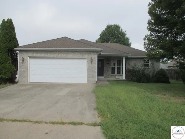 302 Katy Cir, Sedalia, MO 65301