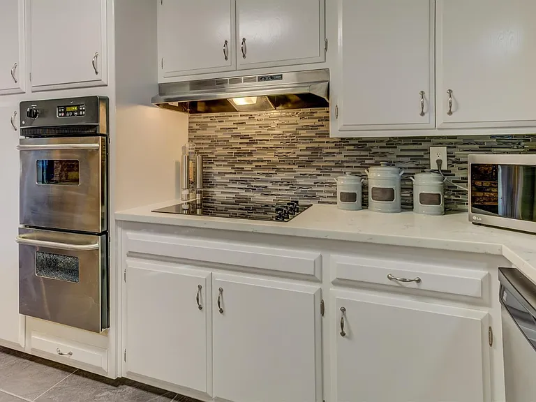 2572 Rollingwood Dr — Photo 11