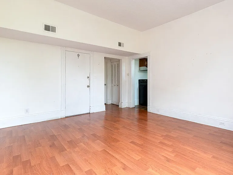 1507 S 4th St — Photo 3