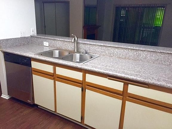2nd image of 1444 N Poinsettia Pl APT 105