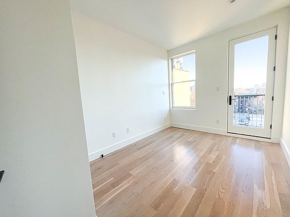 3rd image of 920 Myrtle Ave #H6c