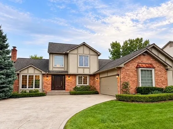 1066 Grandview Dr, Rochester Hills, MI 48306