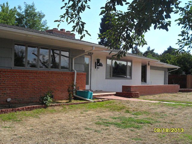 2nd image of 3412 Saint Clair Ave