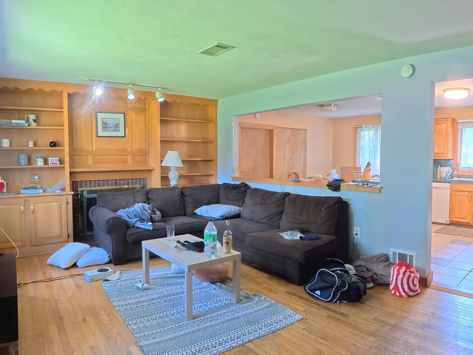 4 bed, 2468 sqft, $3,600 — Photo 3