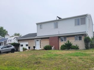 39 Barracuda Road, East Quogue, NY 11942