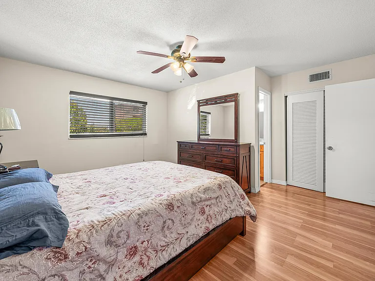 2615 NE 1st Ct #203 — Photo 23