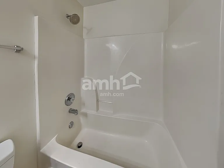 560 Summit Way — Photo 16