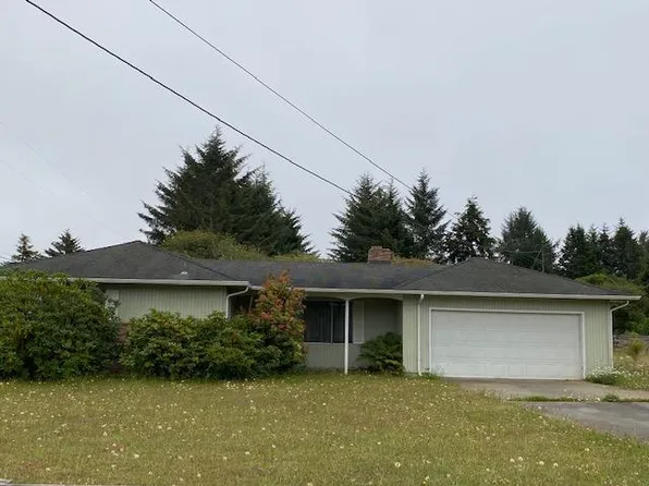 210 James Rd, Crescent City, CA 95531