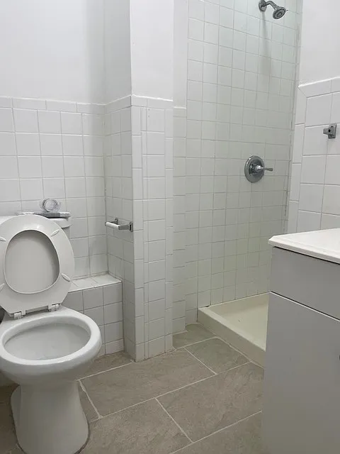 382 Baldwin Ave — Photo 4