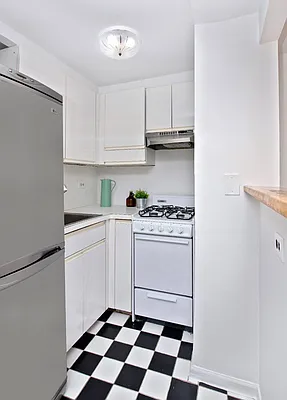 Sold by Keller Williams NYC | media 17
