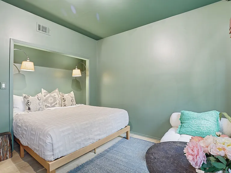 815 Annie St W — Photo 19