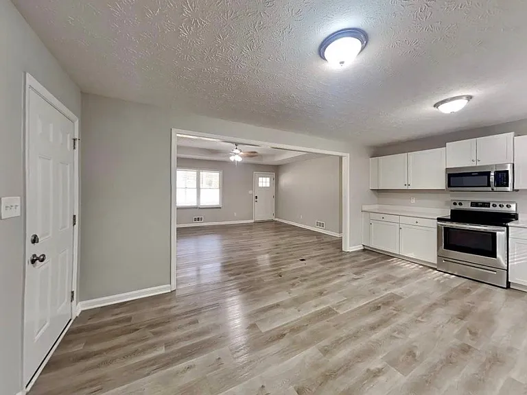 301 E Country Woods Dr — Photo 9