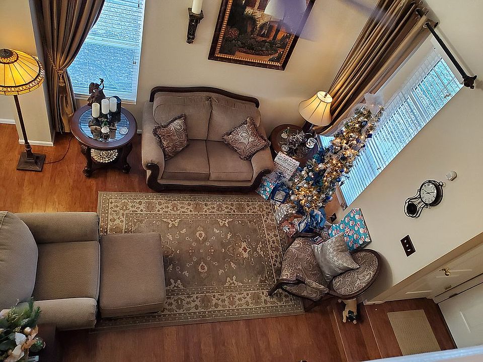 Living room-reading room