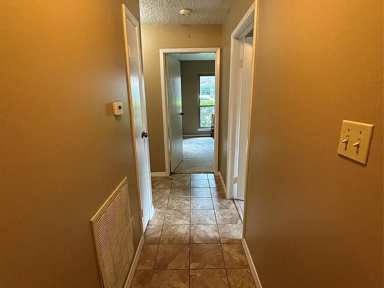 15702 Oxenford Dr — Photo 19