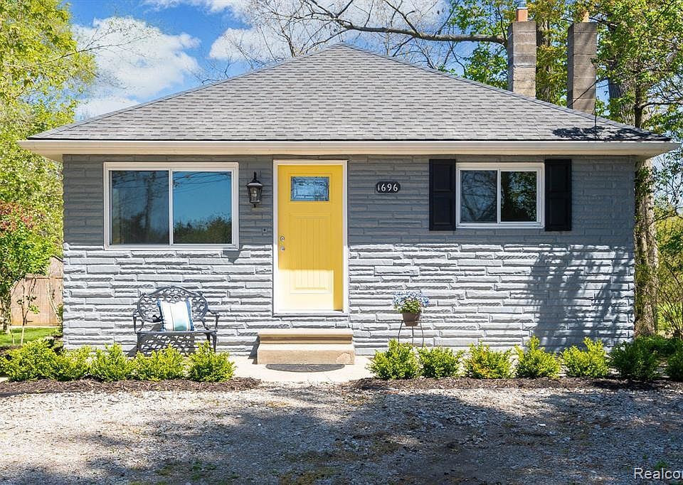 1696 Rochester Rd, Leonard, MI 48367 MLS 20240028453 Zillow