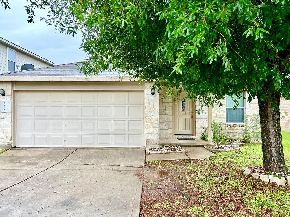 2428 Green Meadows Ln