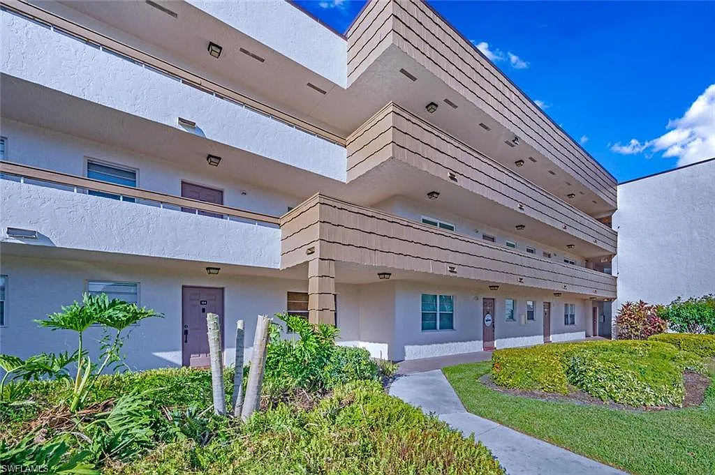 2 bed, 2.0 bath, 919 sqft, $4,000 — Photo 4