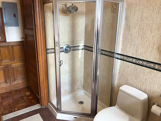 Rented by Hot Homes Realty, LLC | media 19