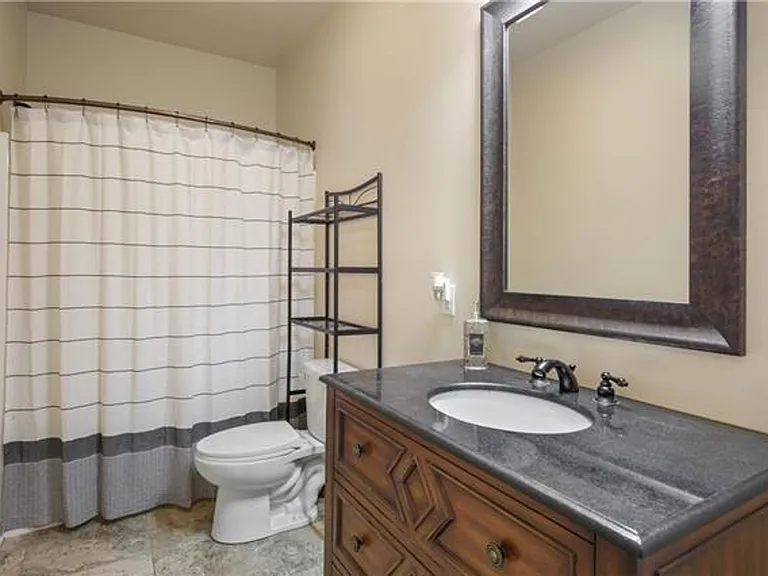 516 Erlanger Ave — Photo 8