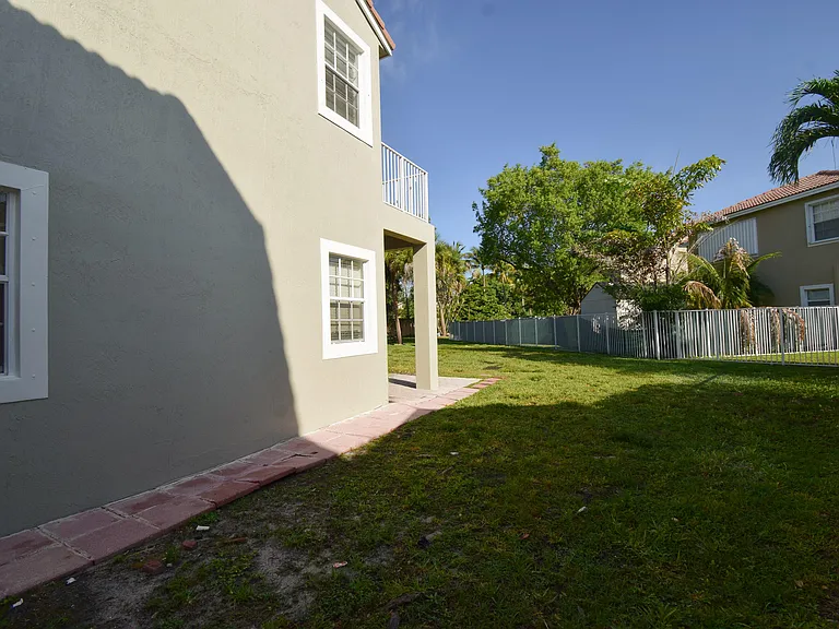 12693 NW 7th St — Photo 31