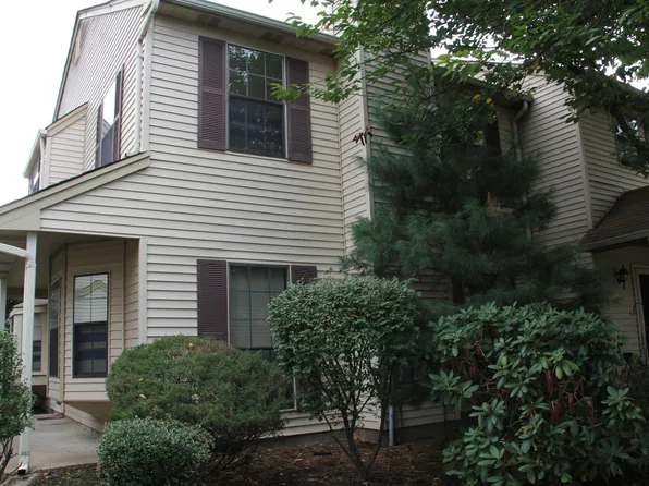101 Maplecrest Rd, Edison, NJ 08820