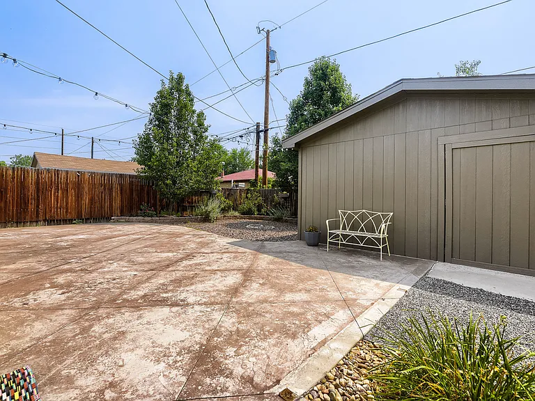 1326 S Clay St — Photo 22