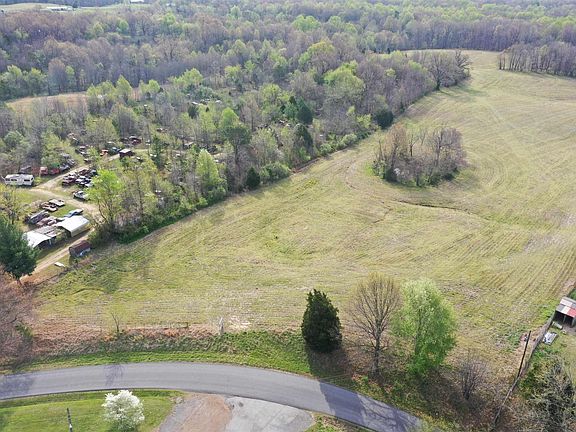 3rd image of 425 Dublin Hill Rd