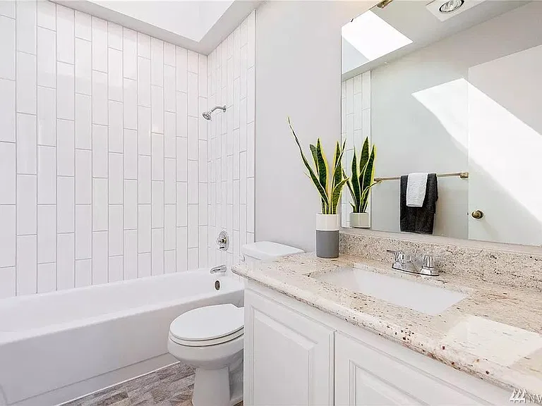 9800 Roosevelt Way NE #31 — Photo 22