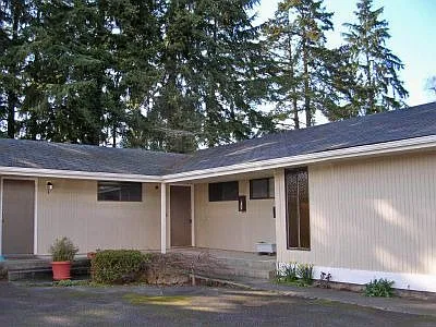 Triplex 21016 Exterior Units 4,5,6