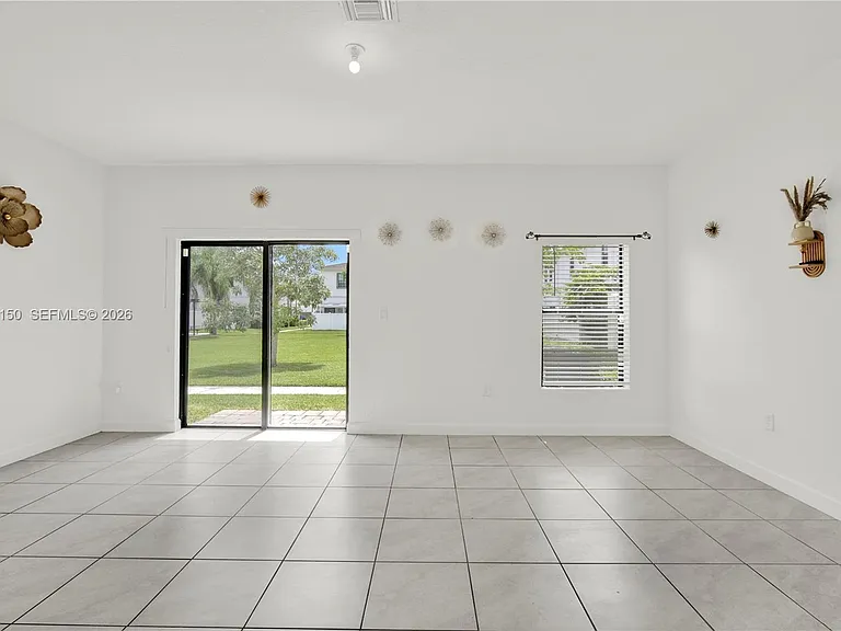 1161 SW 8th Ave — Photo 5