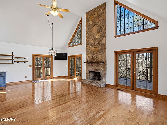 5th image of 2206 Castle Rise Way