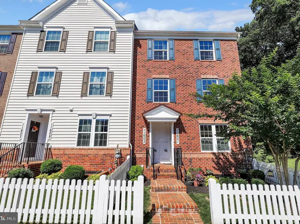 11603 Emerald Green Dr #906B, Clarksburg, MD 20871