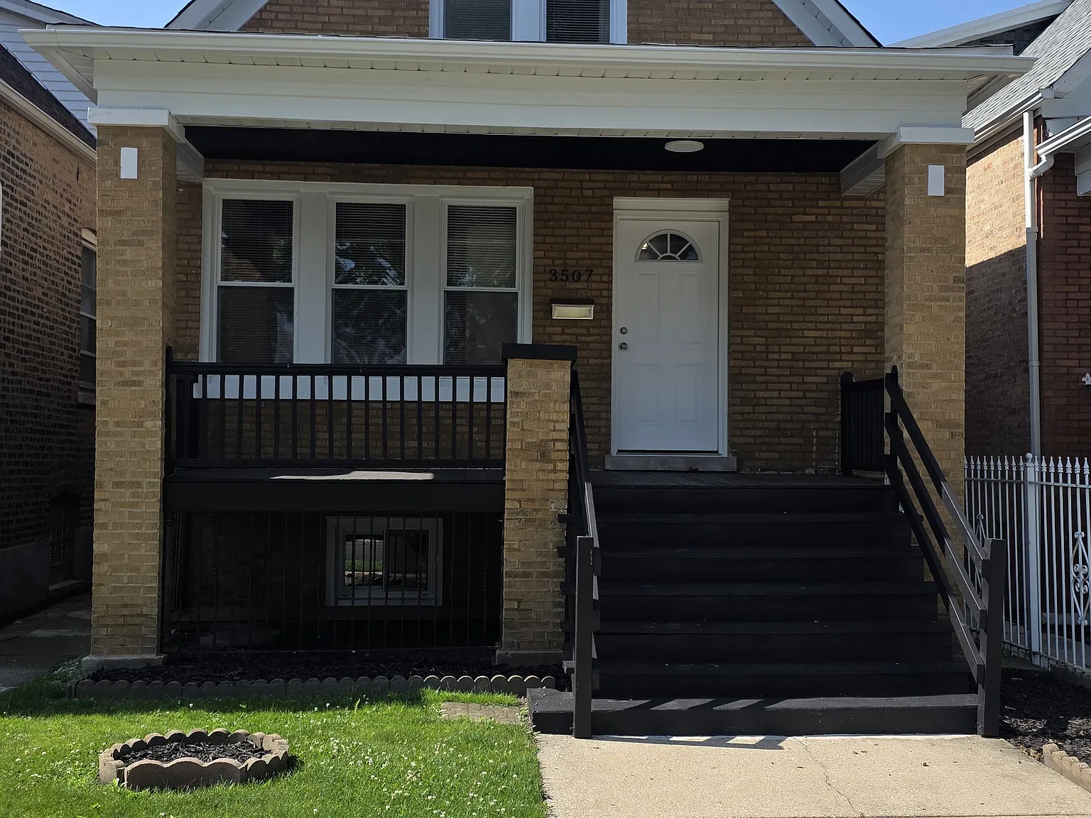 4 bed, 2000 sqft, $3,000 — Photo 2