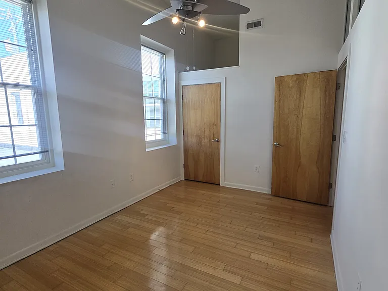 917 W Marshall St #202 — Photo 9