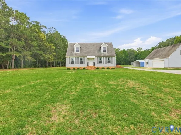 494 Spratley Mill Rd, Dendron, VA 23839
