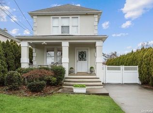 331 Harvard Rd S, Garden City South, NY 11530