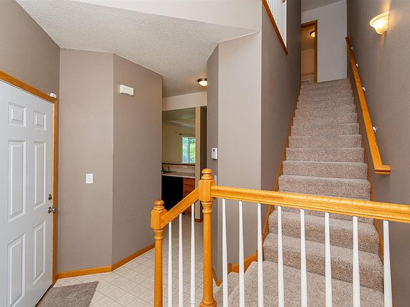 2nd image of 125 Primrose Ct