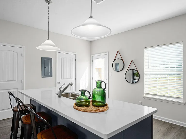 401 Victory Rd — Photo 29